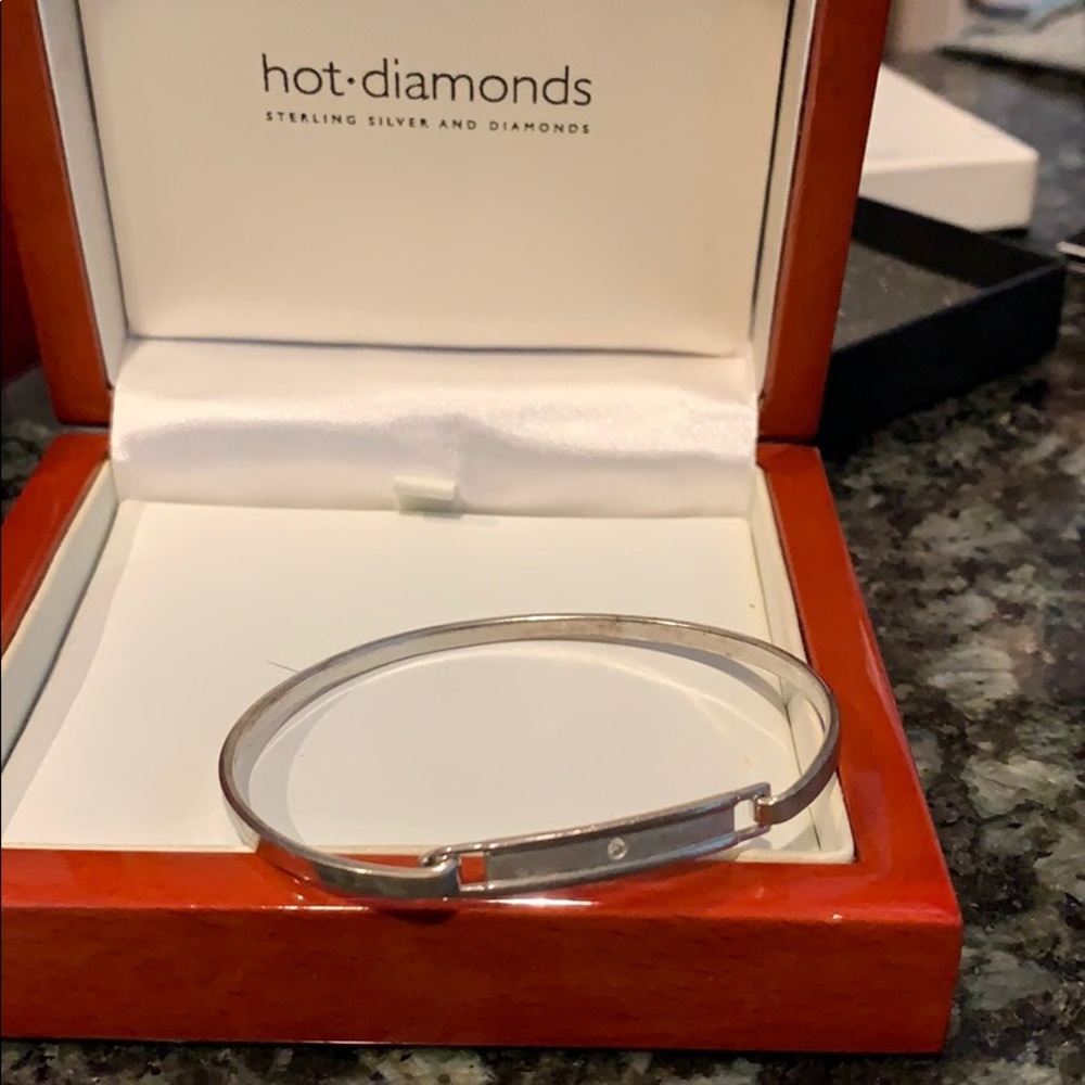 Hot Diamonds Bangle - Picture 3 of 3